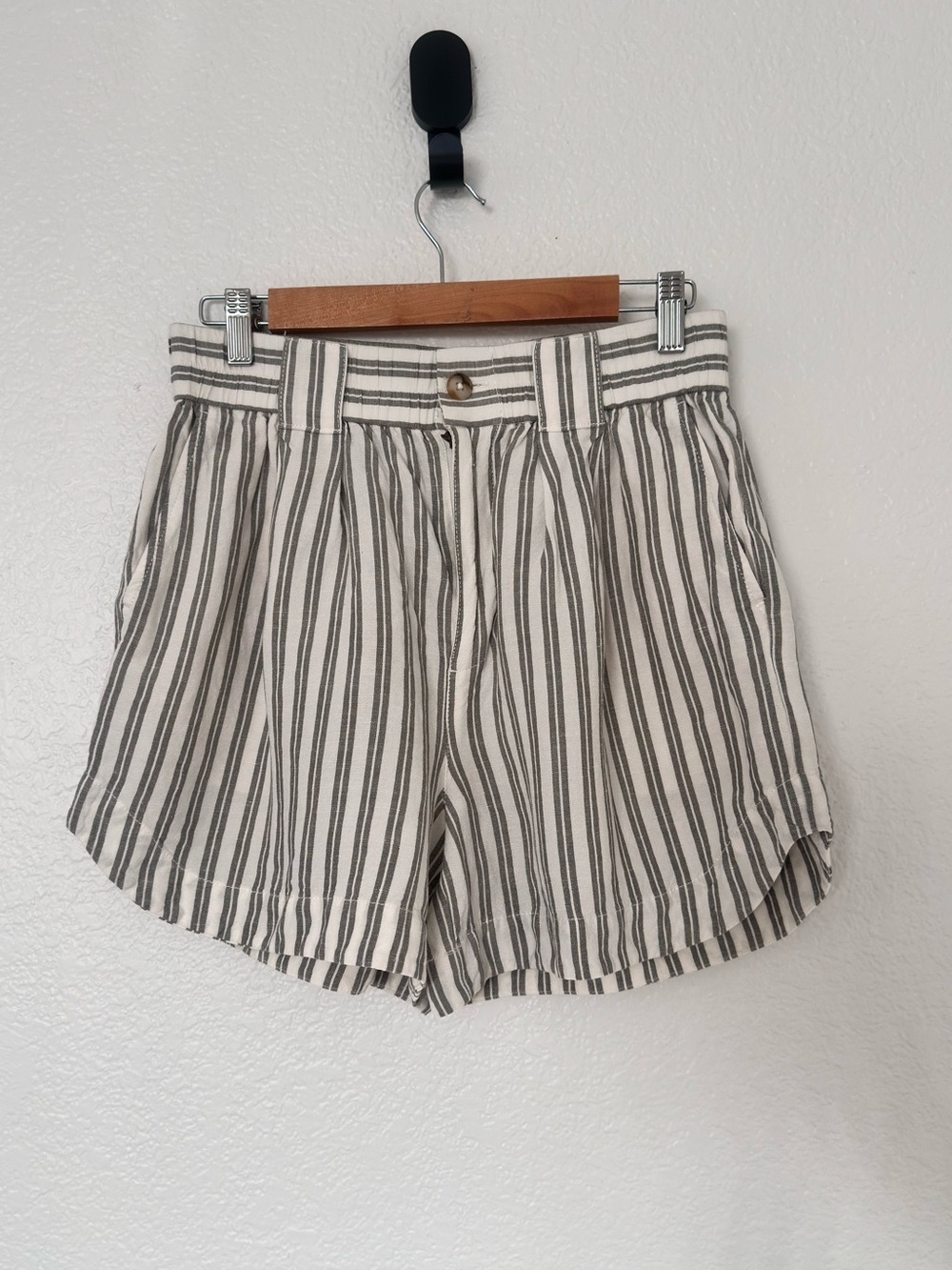 Madewell Linen-Blend Curved Hem Shorts in Stripe Size Small